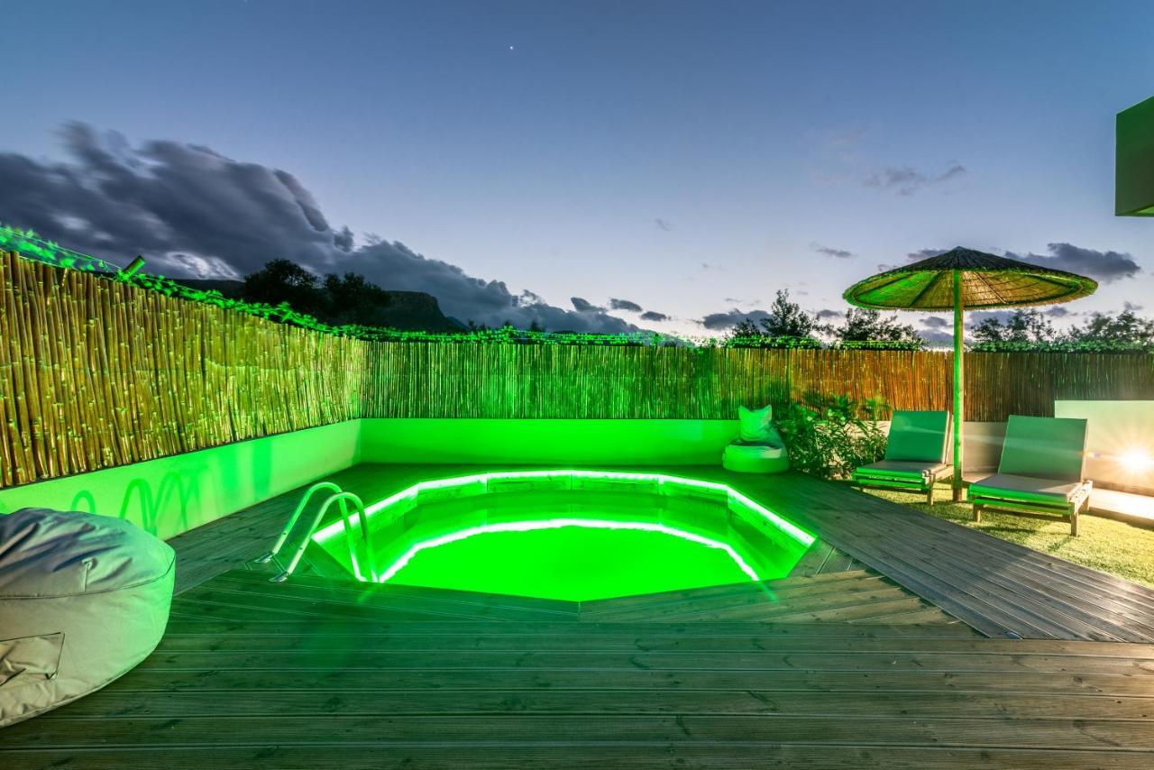 Modern House With Pool Near Beach Gazi Extérieur photo